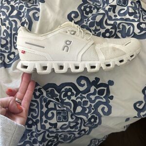On Running Cream Sneakers